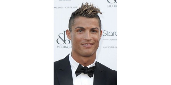 Ronaldo propôs com sucesso para sua namorada